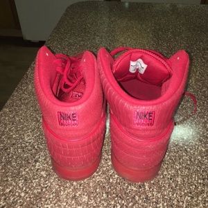 Nike Air Python (Gym red)